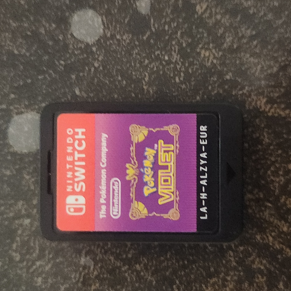 Pokémon Violet game cartridge for Nintendo Switch